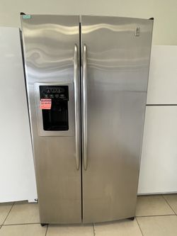 GE SIDE BY SIDE FRIDGE STAINLESS STEEL 