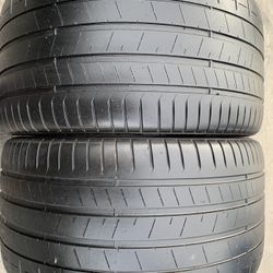 Two 305-30-20 Pirelli P Zero