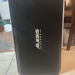 Speakers Monitor  Professional Alesis Drums