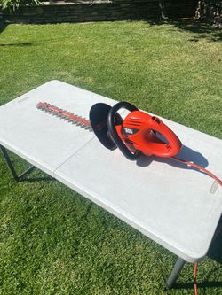 Gd. Cond. Black & Decker 20” Hedge Hog Trimmer