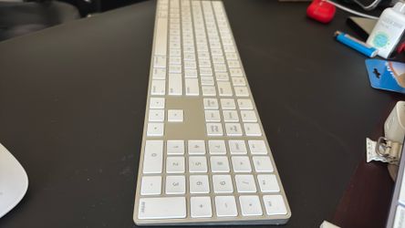 Apple Magic Keyboard With 10 Key Numeric Keypad