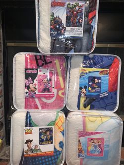 New warm Disney Sherpa Throw