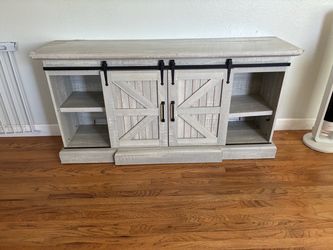 Farmhouse Media stand