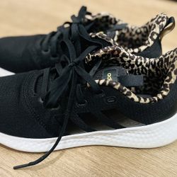 Adidas 8 1/2 Hardly Worn 