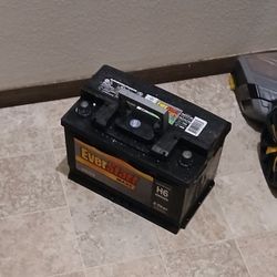Everstart Maxx Car Battery