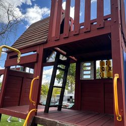 📢 Title:  Wooden Kids Playset w/ Slides, Swings & Playhouse – Great Condition