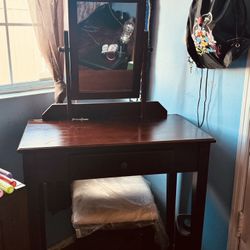 Makeup Vanity