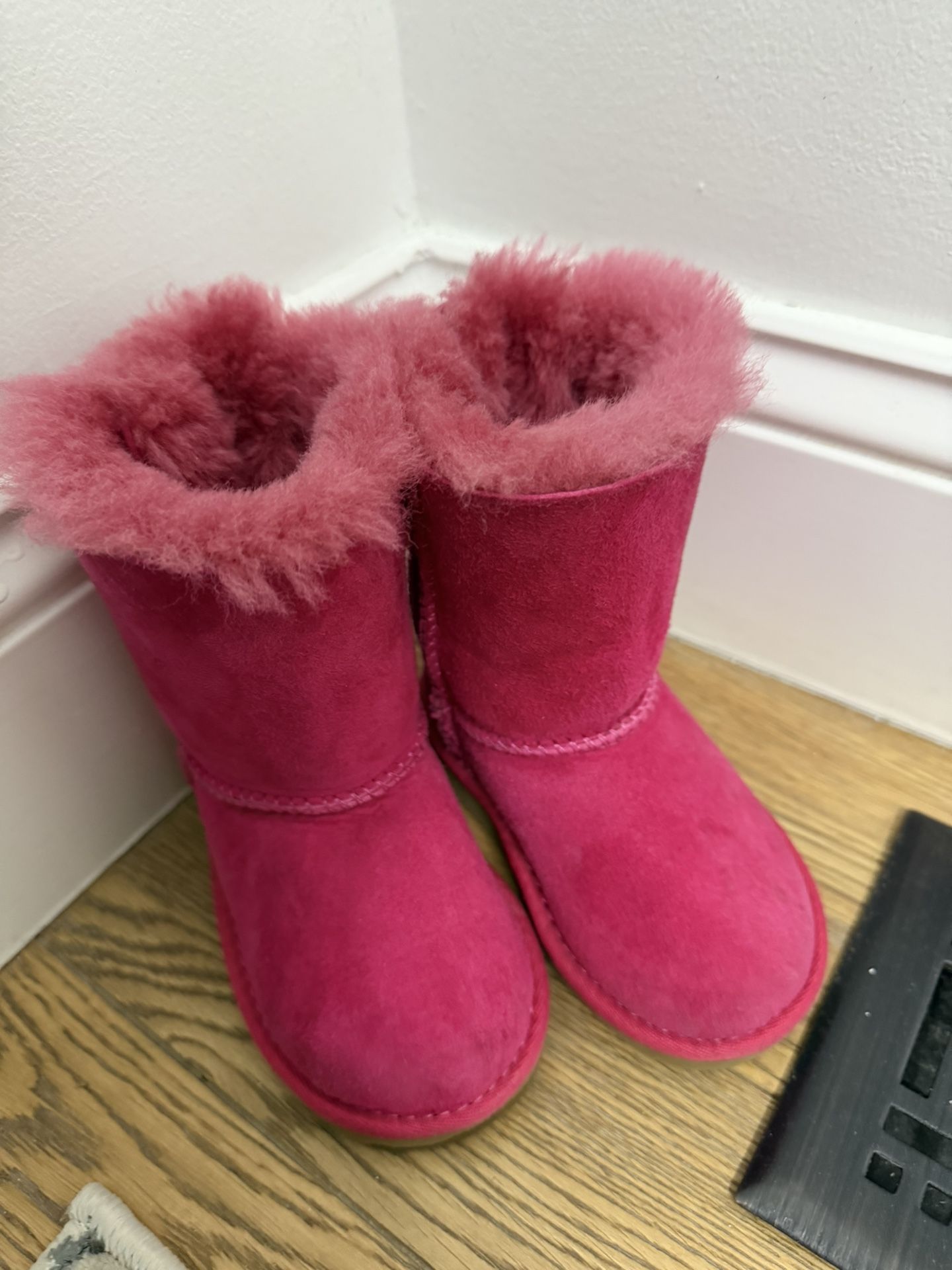 Like New Toddler Size 6 Ugg Boots 