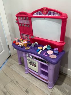 Step  2 play kitchen for toddlers