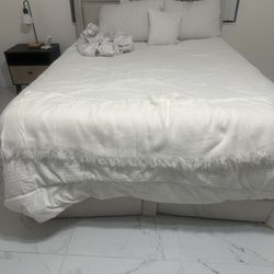 Bed Fram  With Led And Queen Mattress And Light Side 