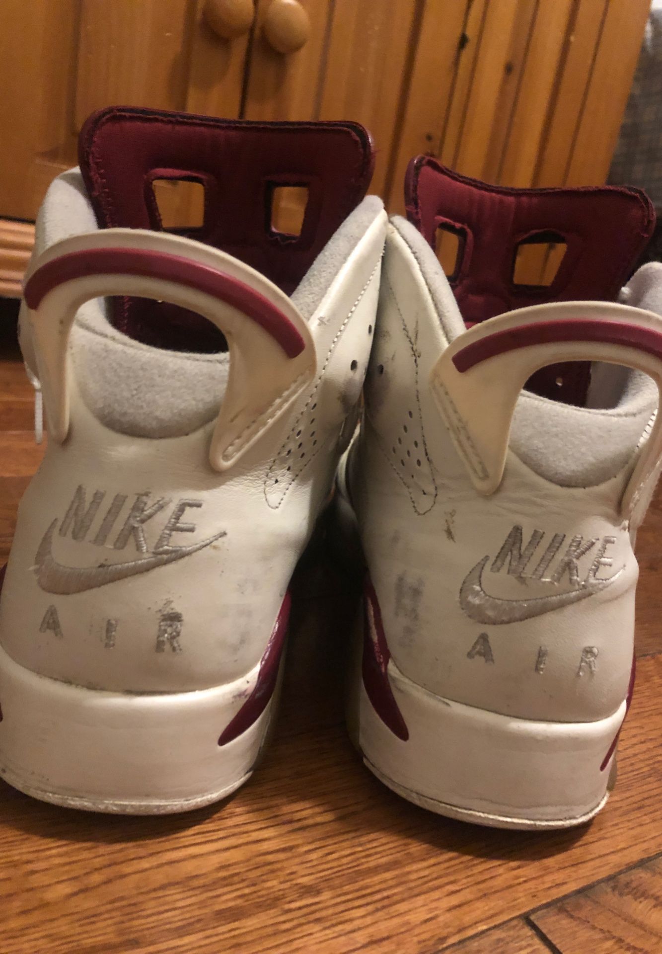 Jordan 6 retro {Maroon}