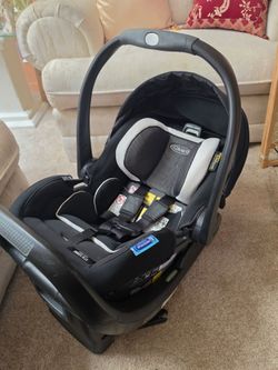 Graco SnugRide® SnugFit™ DLX ft. Safety Surround Anti-Rebound Technology - ONLY USED 4 TIMES!