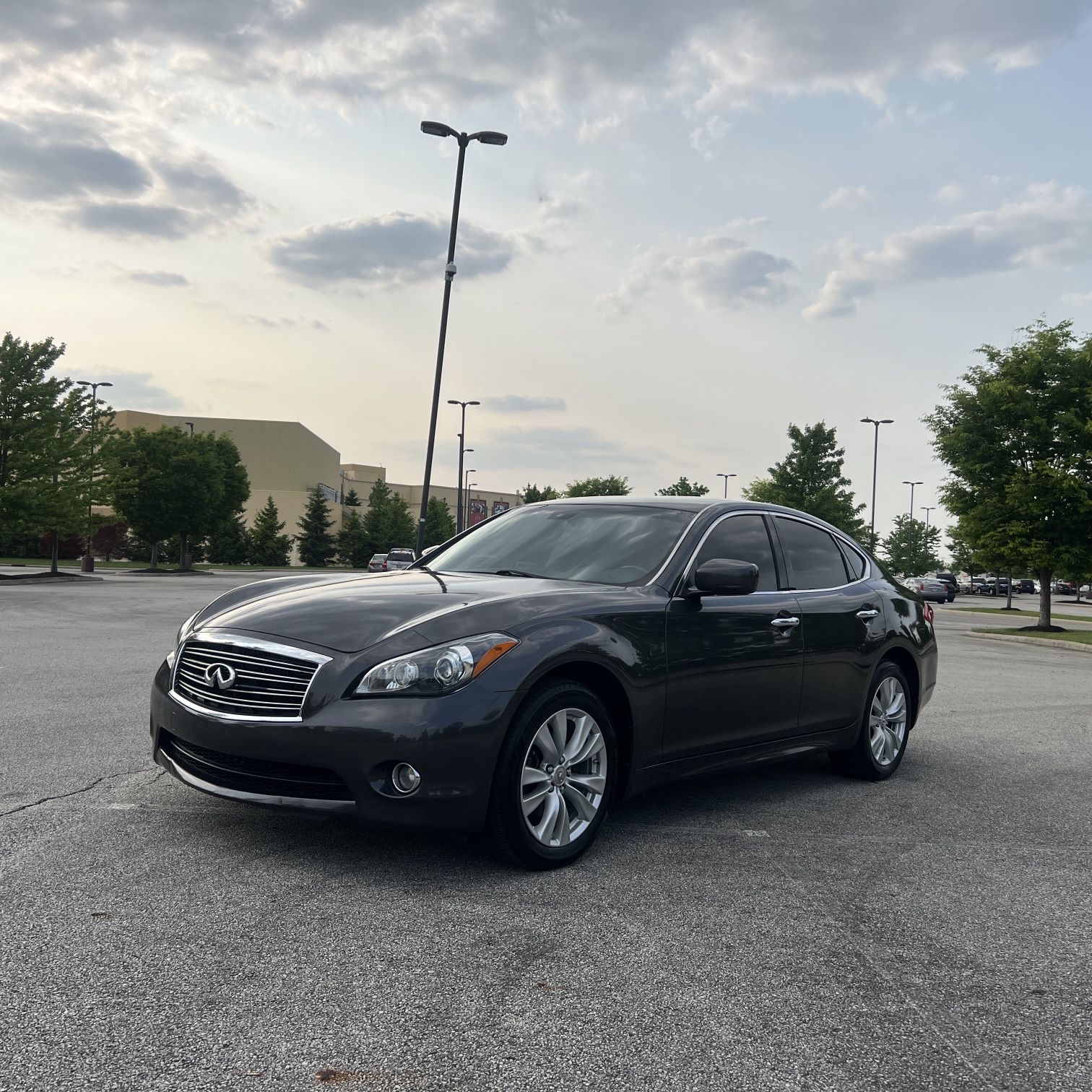 2011 Infiniti M37X 