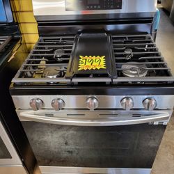 New Samsung 5 Burner Gas Stove With Air Fry 30" Wide