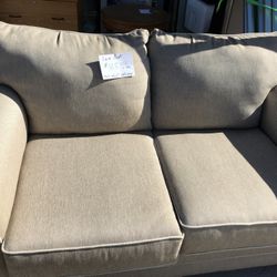 Loveseat 