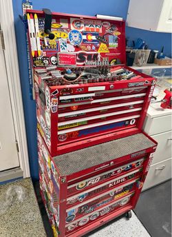 Craftsman Rolling Tool Chest with Tools