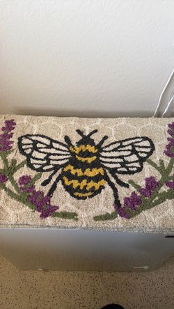 Hand hooked accent rugs 3