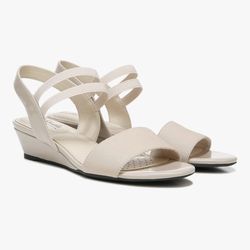 LifeStride Women's, Yolo Sandal Size 6.5