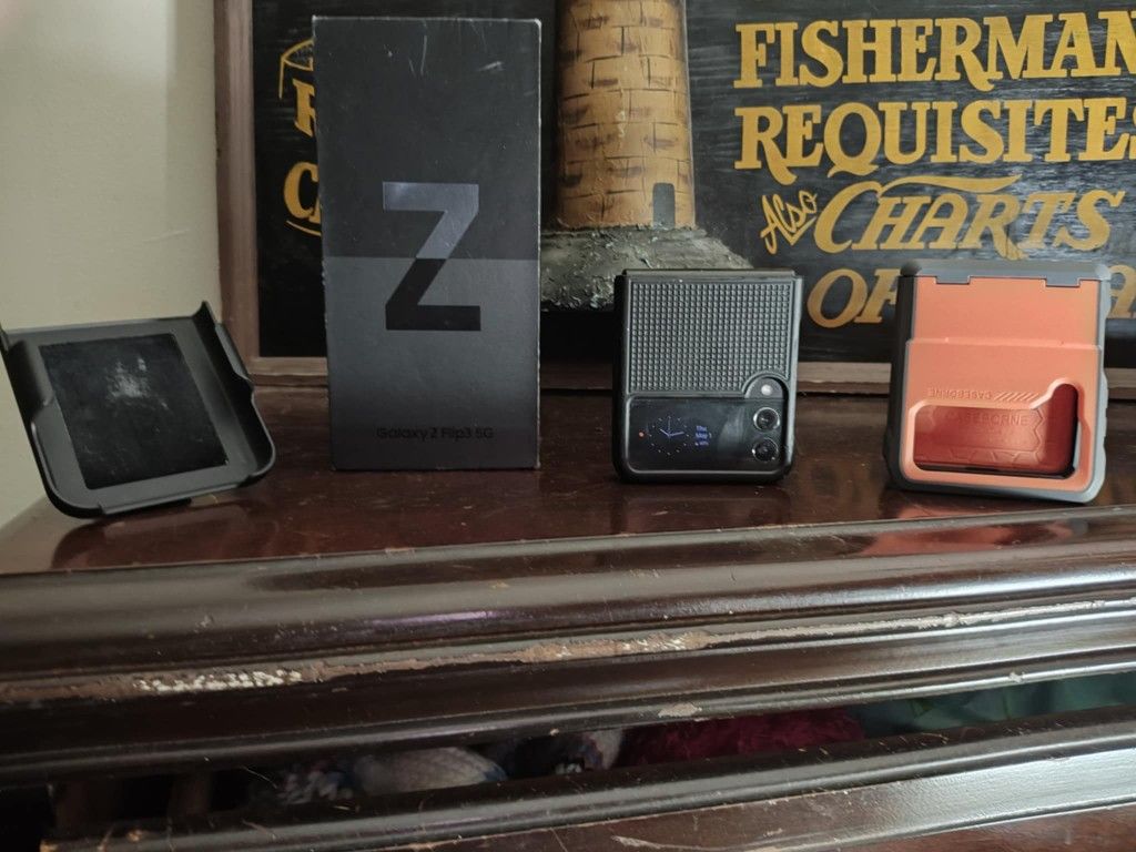 Samsung Galaxy Z 3 Flip Phone 5G