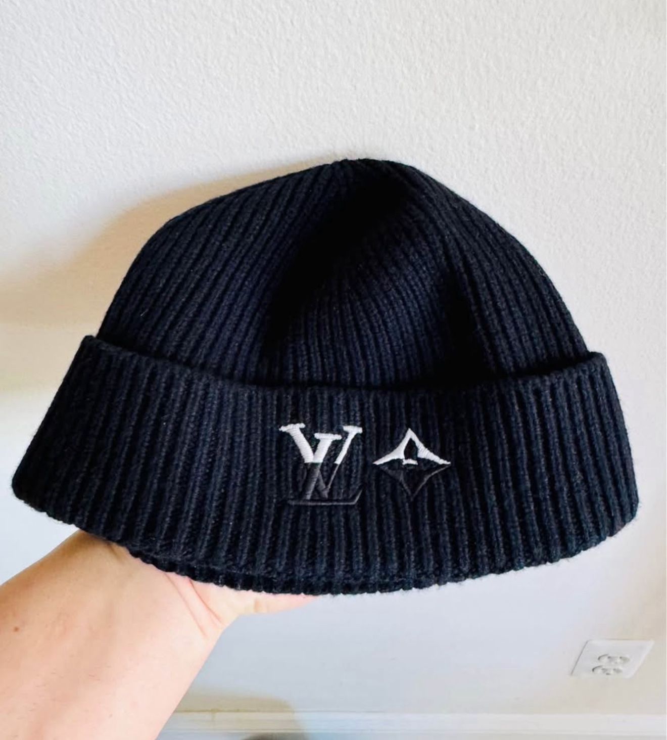 Louis Vuitton Hat & Scarf Bundle – Excellent Condition! ✨