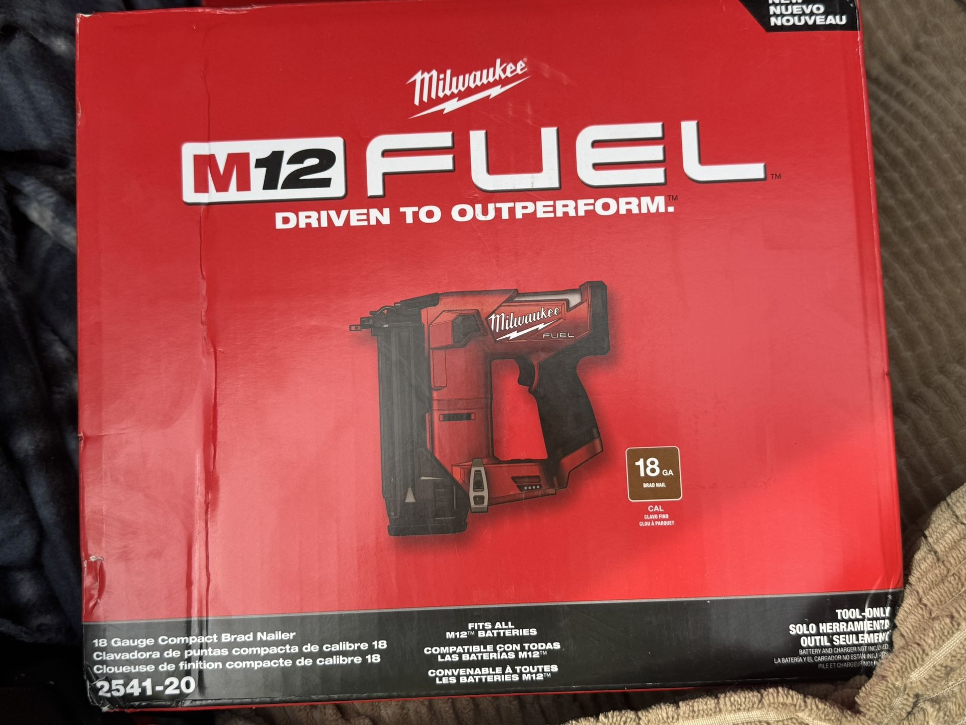 Milwaukee M12 FUEL 12-Volt Lithium-Ion Brushless Cordless 18-Gauge 1-1/2 in. Compact Brad Nailer