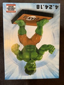 SF Giants / Hulk Bobblehead! Mint in box! Box is in great shape!
