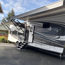 Haleigh Beacon 39ft 5 Th Wheel