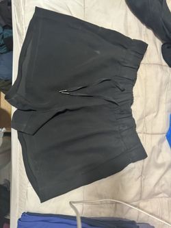 Lululemon On The Fly Short *2.5" Black size 6