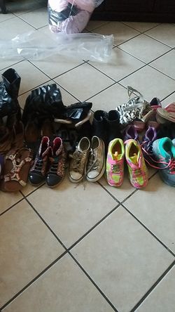 Zapatos de niña en buenas condiciones medida 1 y 2 todos por $ 25