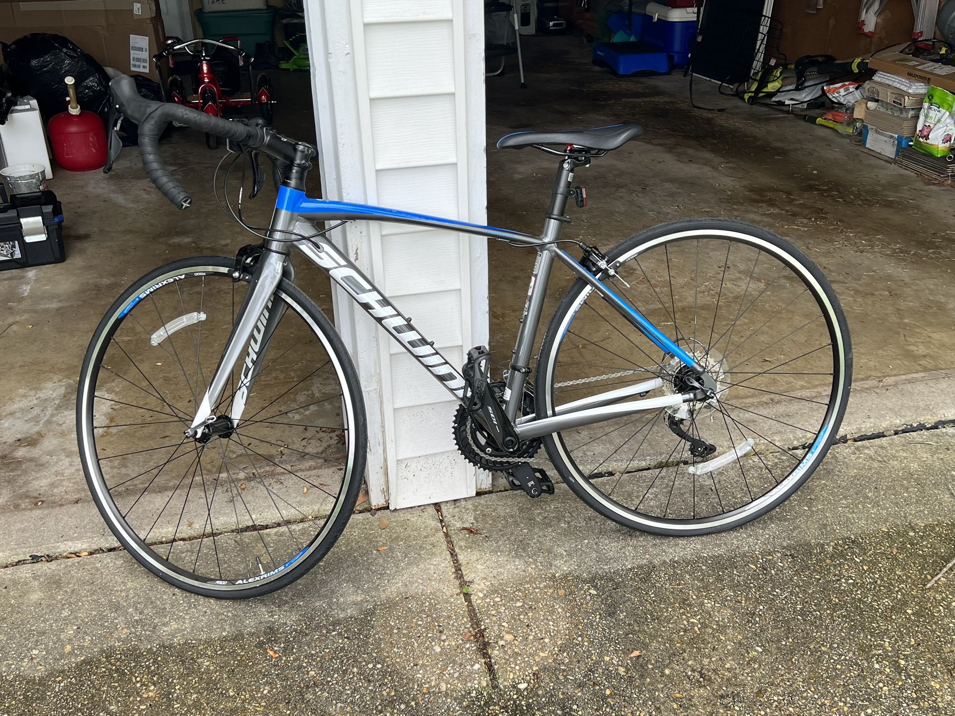 Schwinn FastBack Women’s Bike