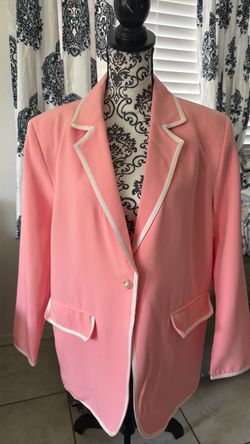 Pink wool contrasting-trim blazer from Rowen Rose featuring contrasting trim, classic lapels, front button fastening, long sleeves and two front flap