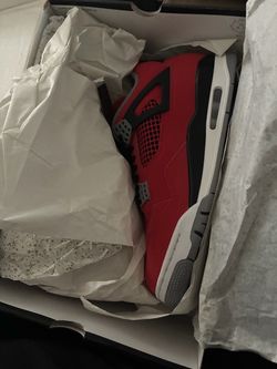 Air Jordan 4 Retro Toro Bravo  size 10.5 NEW