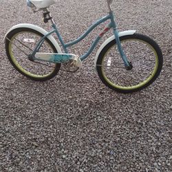 Huffy Cruiser 24 In Bicycle.