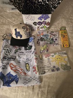 31 Hats Full Set "32 Pages" Brand New.