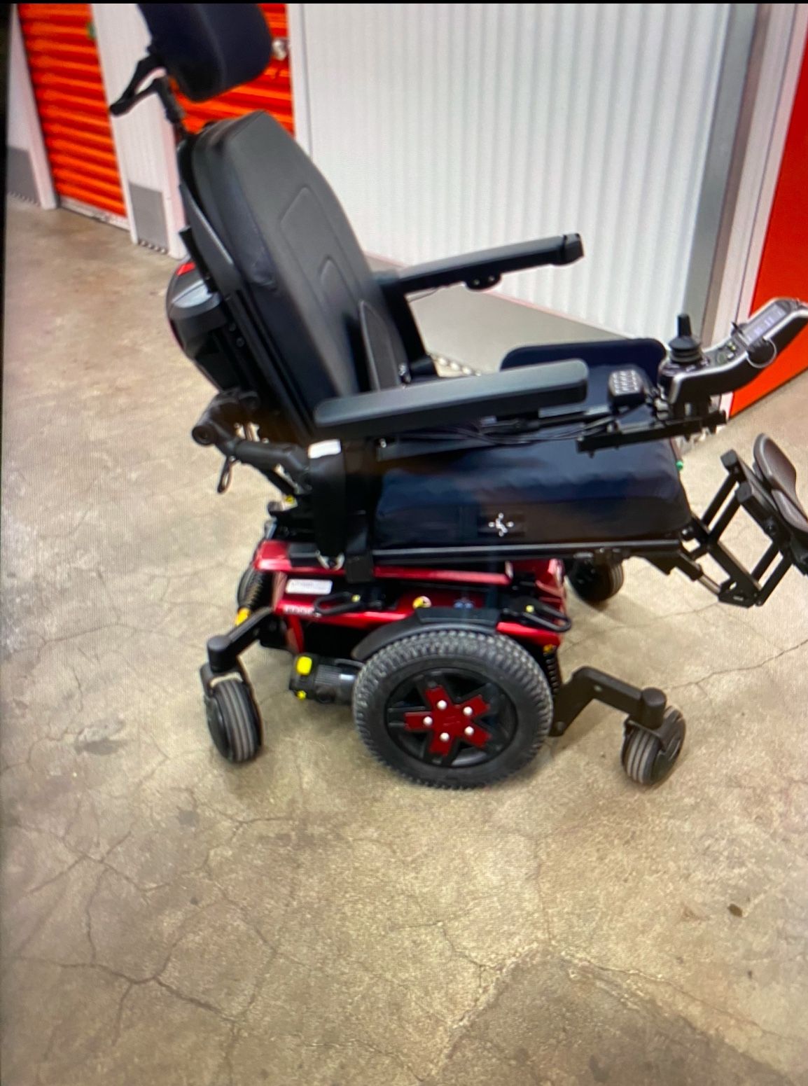 POWER CHAIR