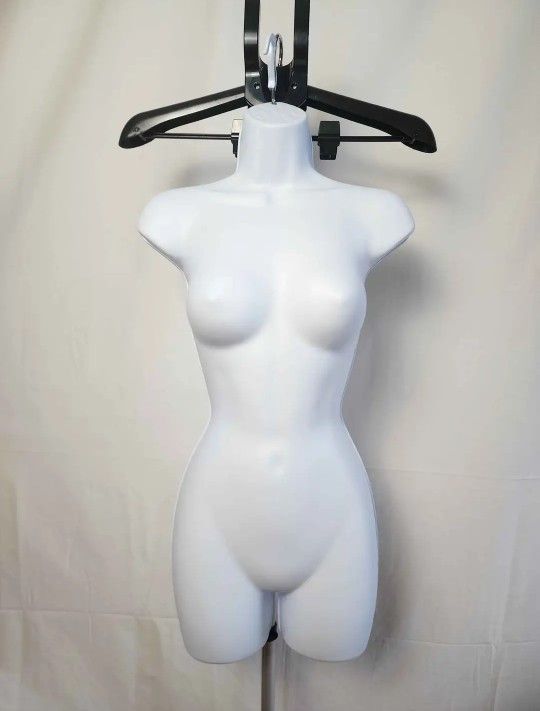 Female torso mannequin for clothing display
