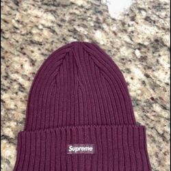 BURGUNDY SUPREME BEANIE  