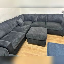 4 th of July sale/ Black corduroy sectional couch w/ ottoman