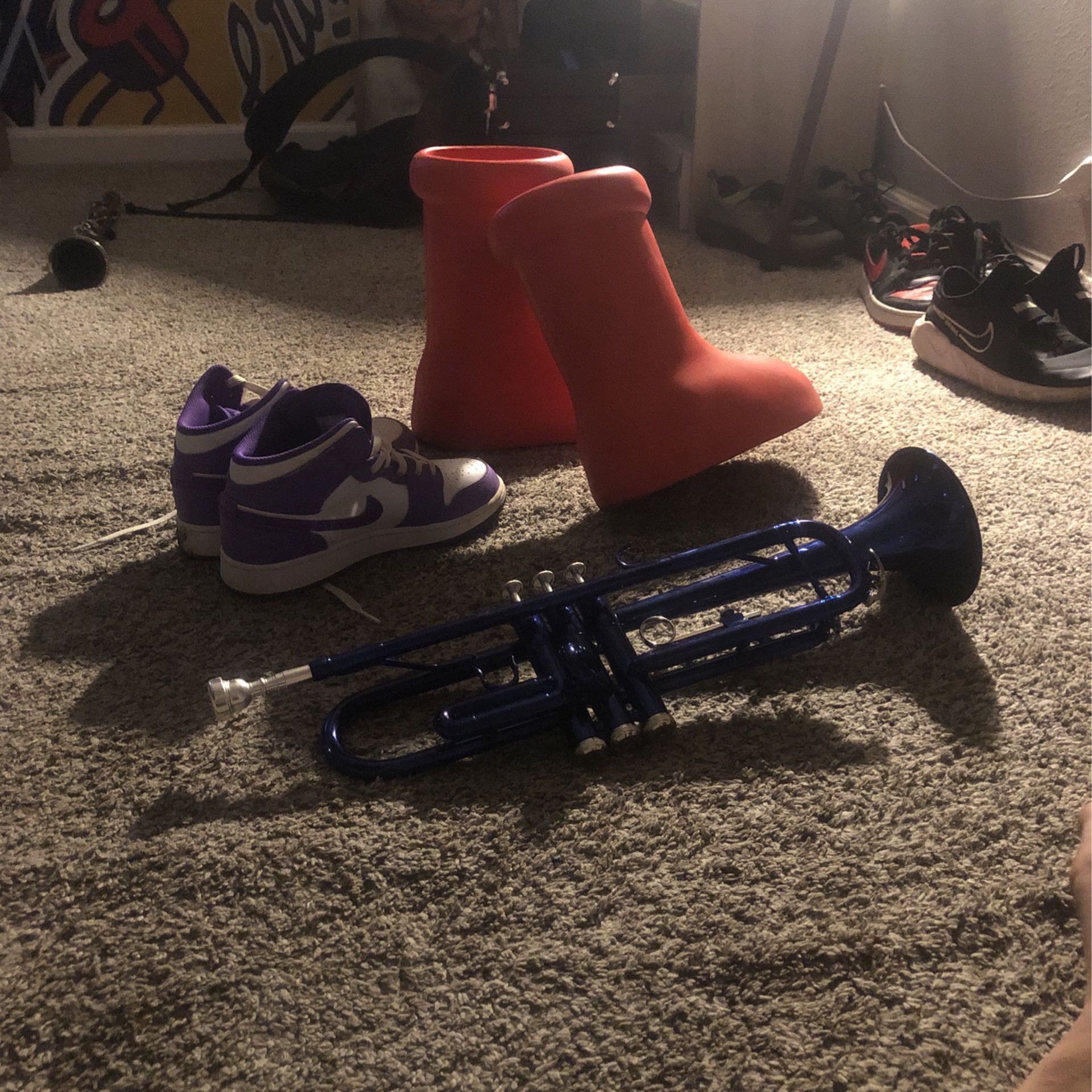 jordan 1 purple uncreased size 6.5 big red boots fits everyone blue trumpet (not plastic