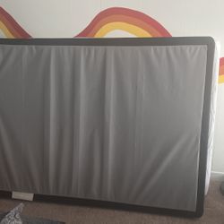 Queen box Spring 