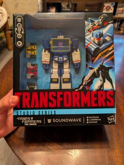 The Transformers: The Movie Studio Series Leader Class Soundwave Hasbro