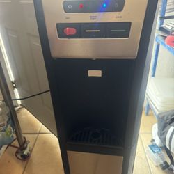 Free Water Dispenser