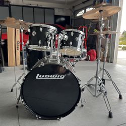 LUDWIG ACCENT SERIES DRUM KIT 