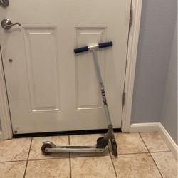 blue and pink razor scooters