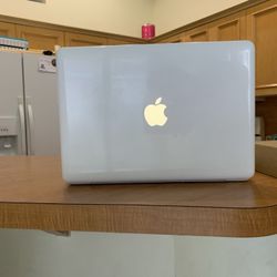 Apple MacBook Laptop 