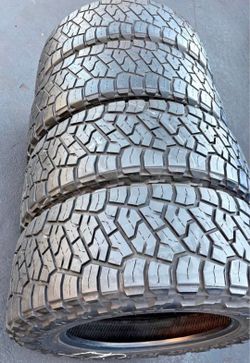 295 70 18 Toyo tires Con 80% de Vida Las 4