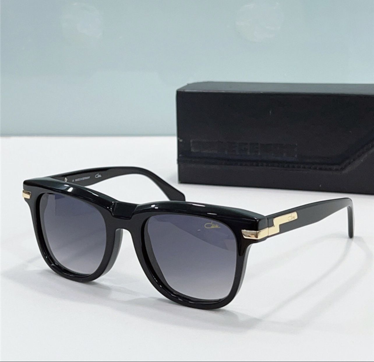 Black Cazel Wafer $125