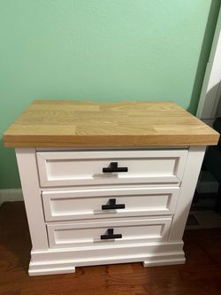 Ashley Ashbryn Nightstand