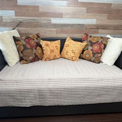 Day Bed With Trundle And mattress