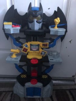 Fisher-Price Imaginext DC Super Friends, Transforming Batcave, batman playset with 2 figurines